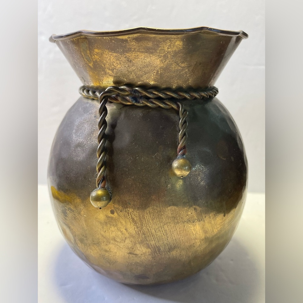 Hosley Solid Brass Hammered Vase Tassels Cord Design 1999 BS-4076SN ~5" x 4"